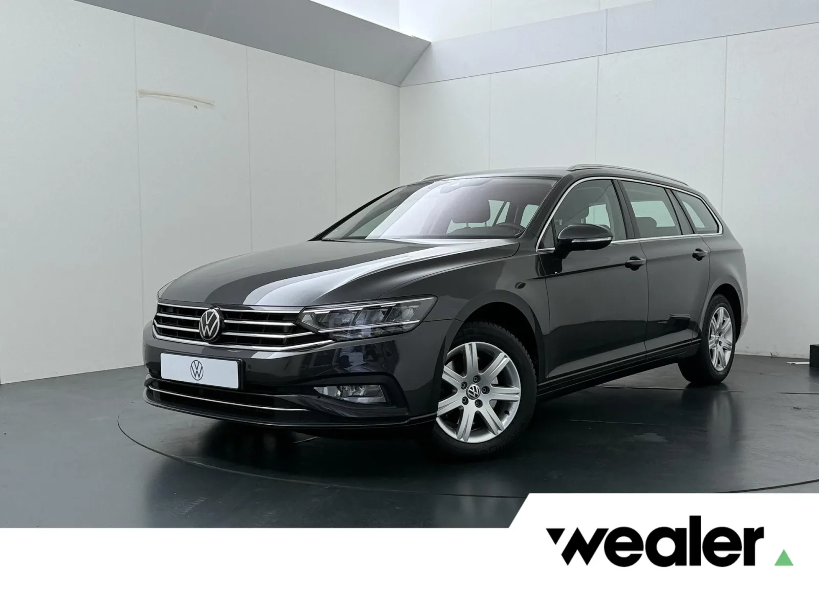 Volkswagen Passat (2022) — foto 1