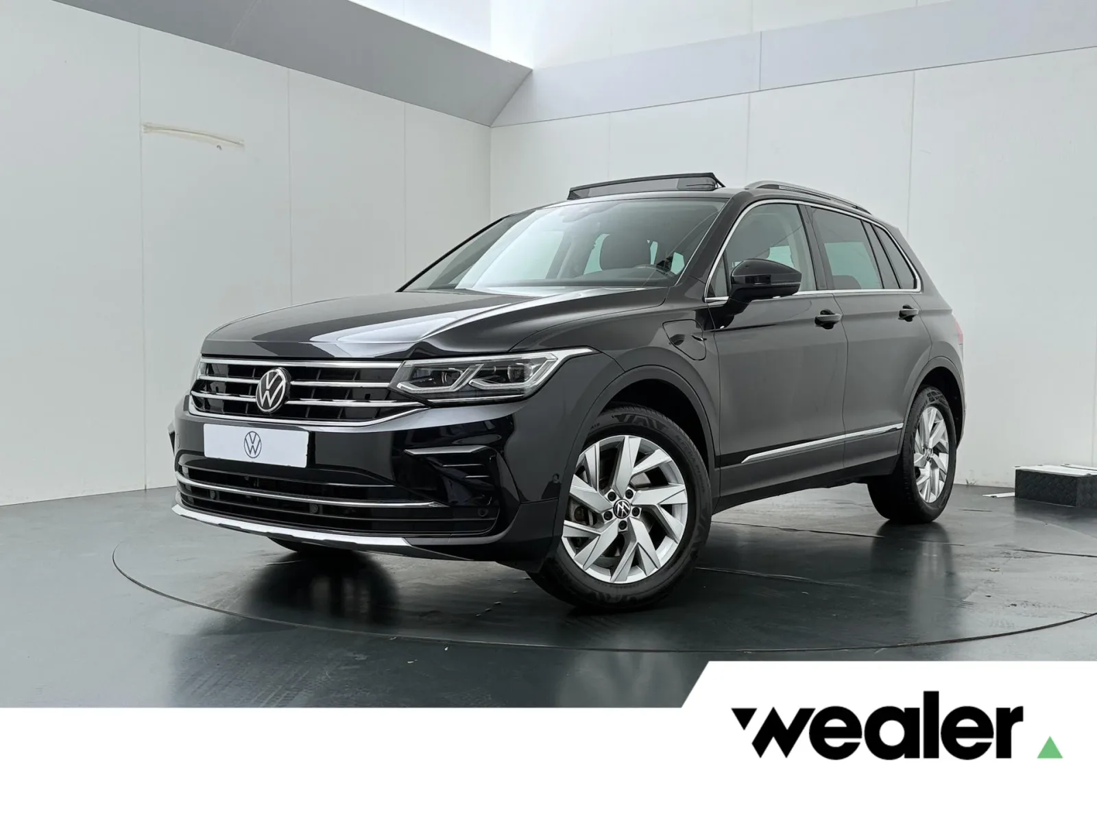 Volkswagen Tiguan (2023) — foto 1