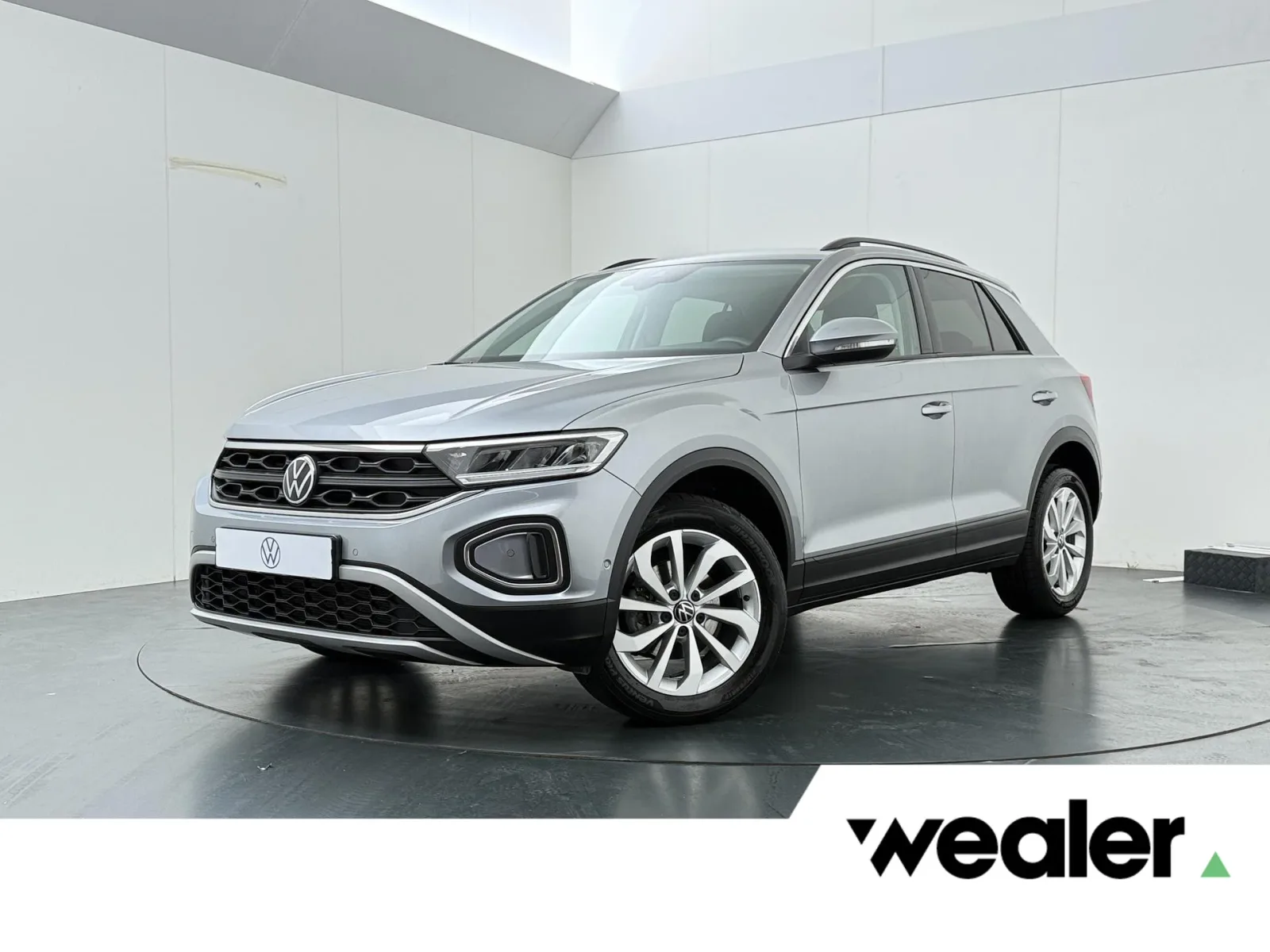Volkswagen T-Roc (2024) — foto 1