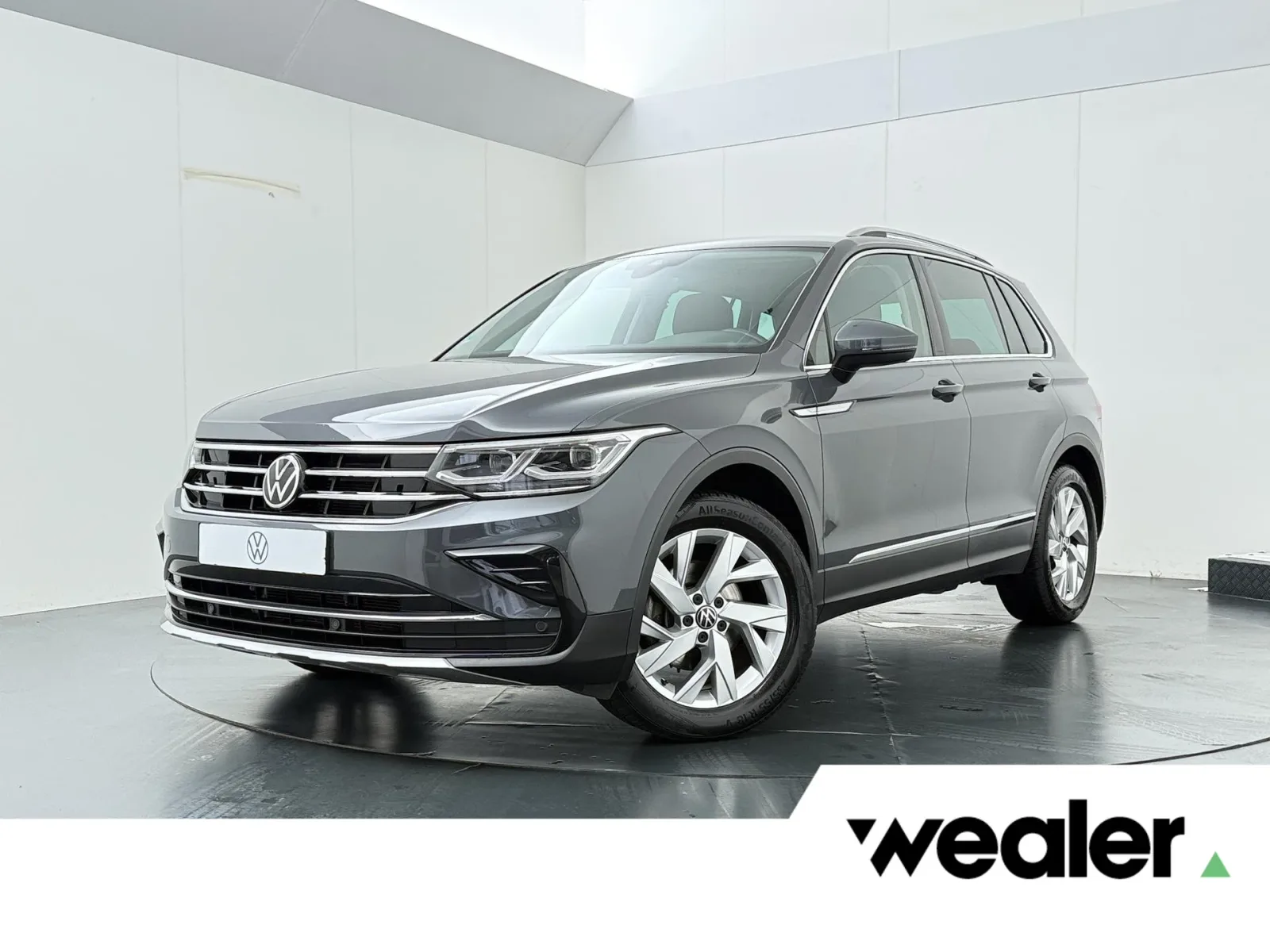 Volkswagen Tiguan (2022) — foto 1
