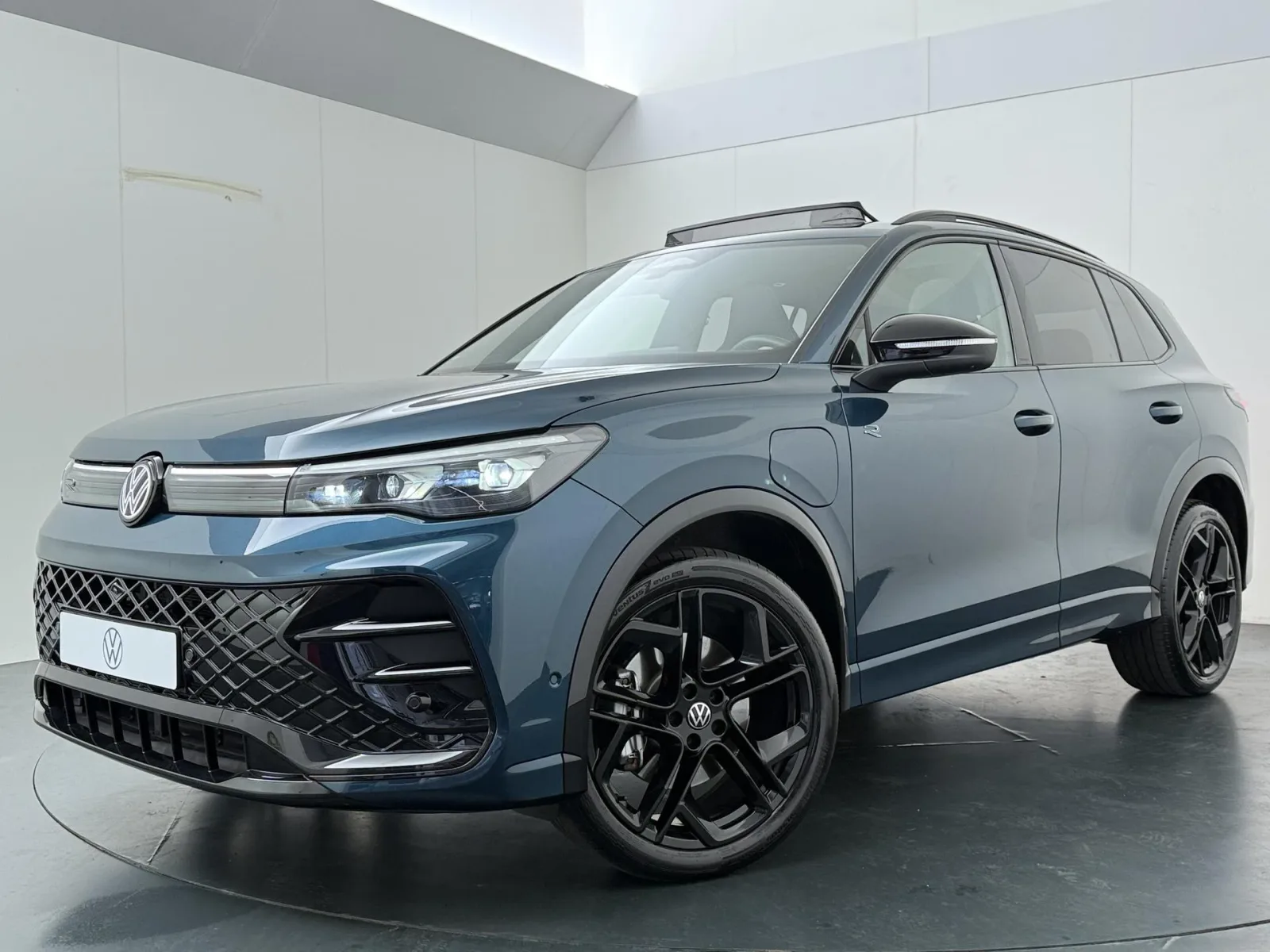 Volkswagen Tiguan (2025) — foto 1