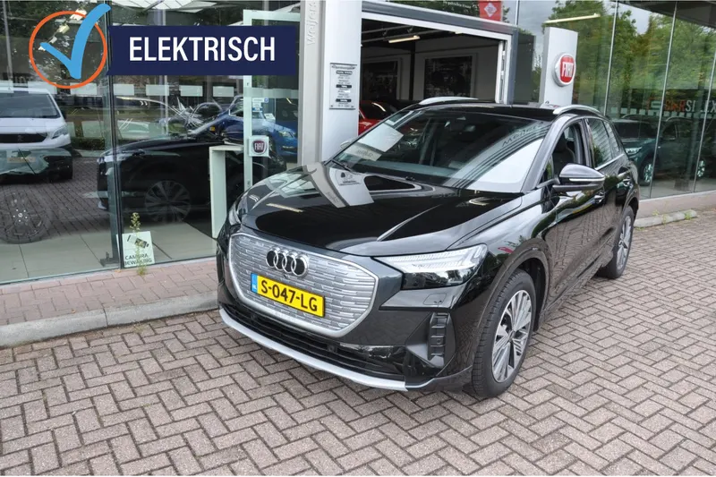 Audi Q4 e-tron (2023)