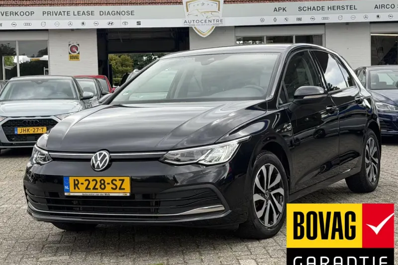 Volkswagen Golf (2022)