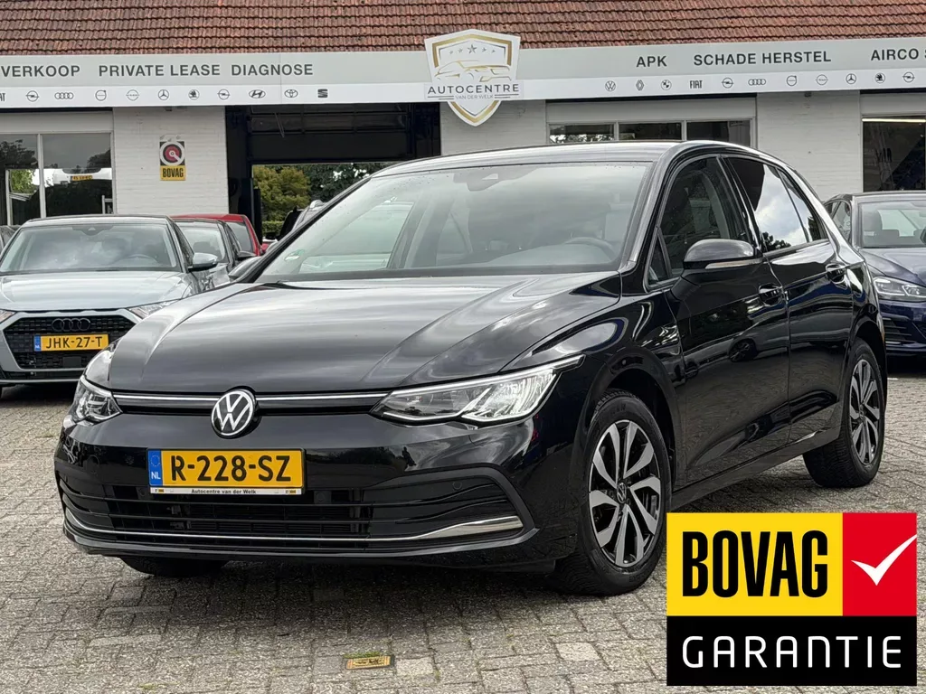 Volkswagen Golf (2022) — foto 1