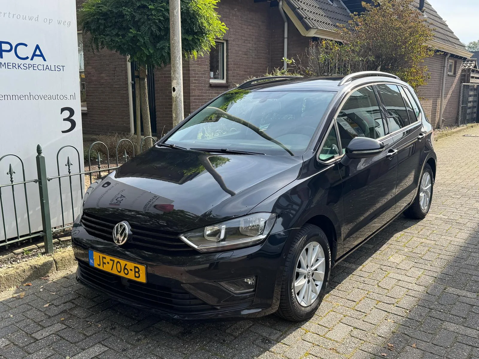 Volkswagen Golf Sportsvan (2015) — foto 1