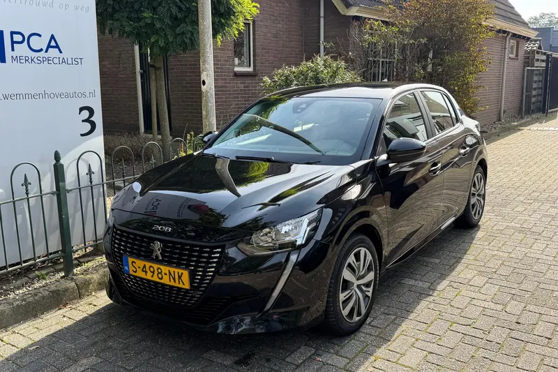 Peugeot 208 (2023)