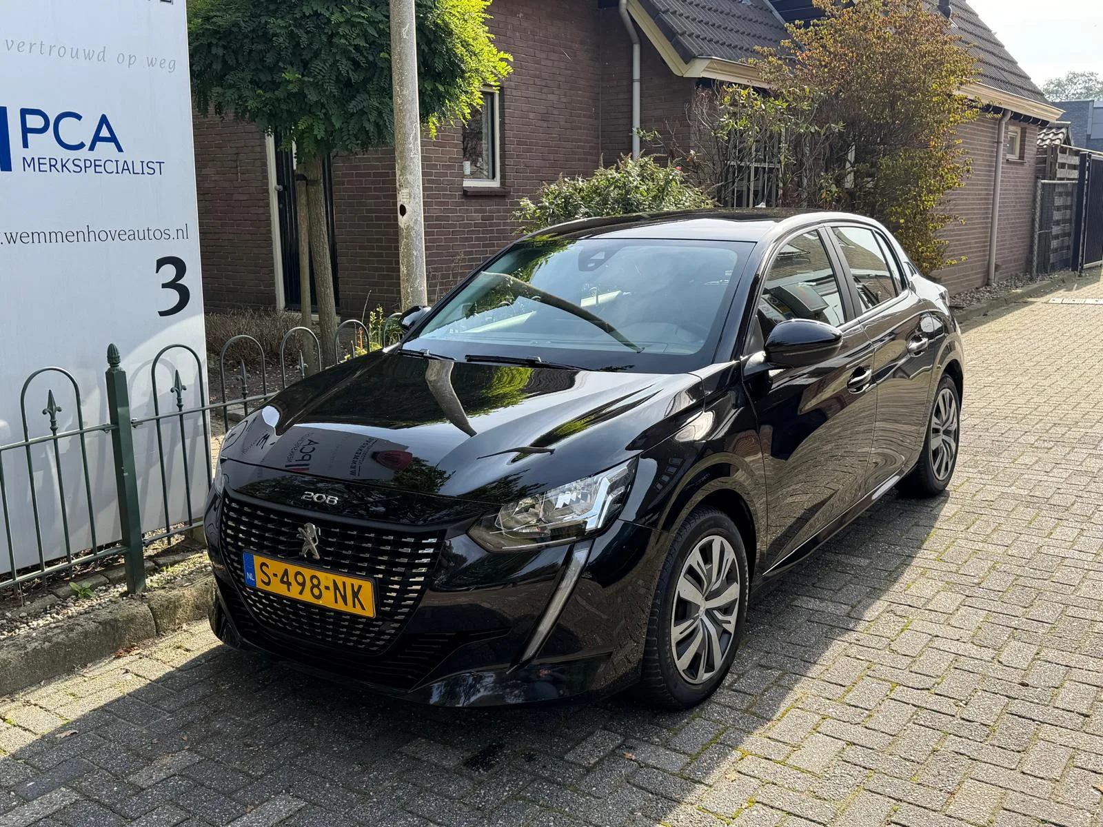 Peugeot 208 (2023) — foto 1