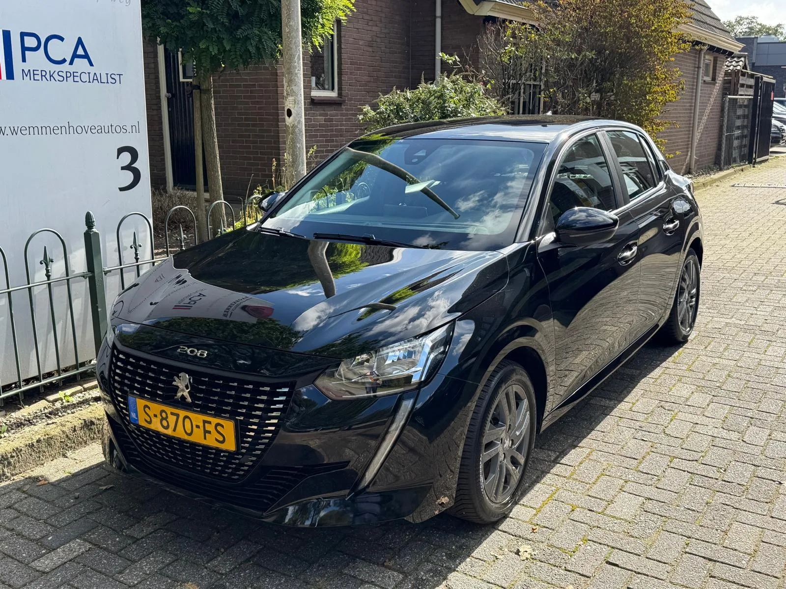 Peugeot 208 (2023) — foto 1