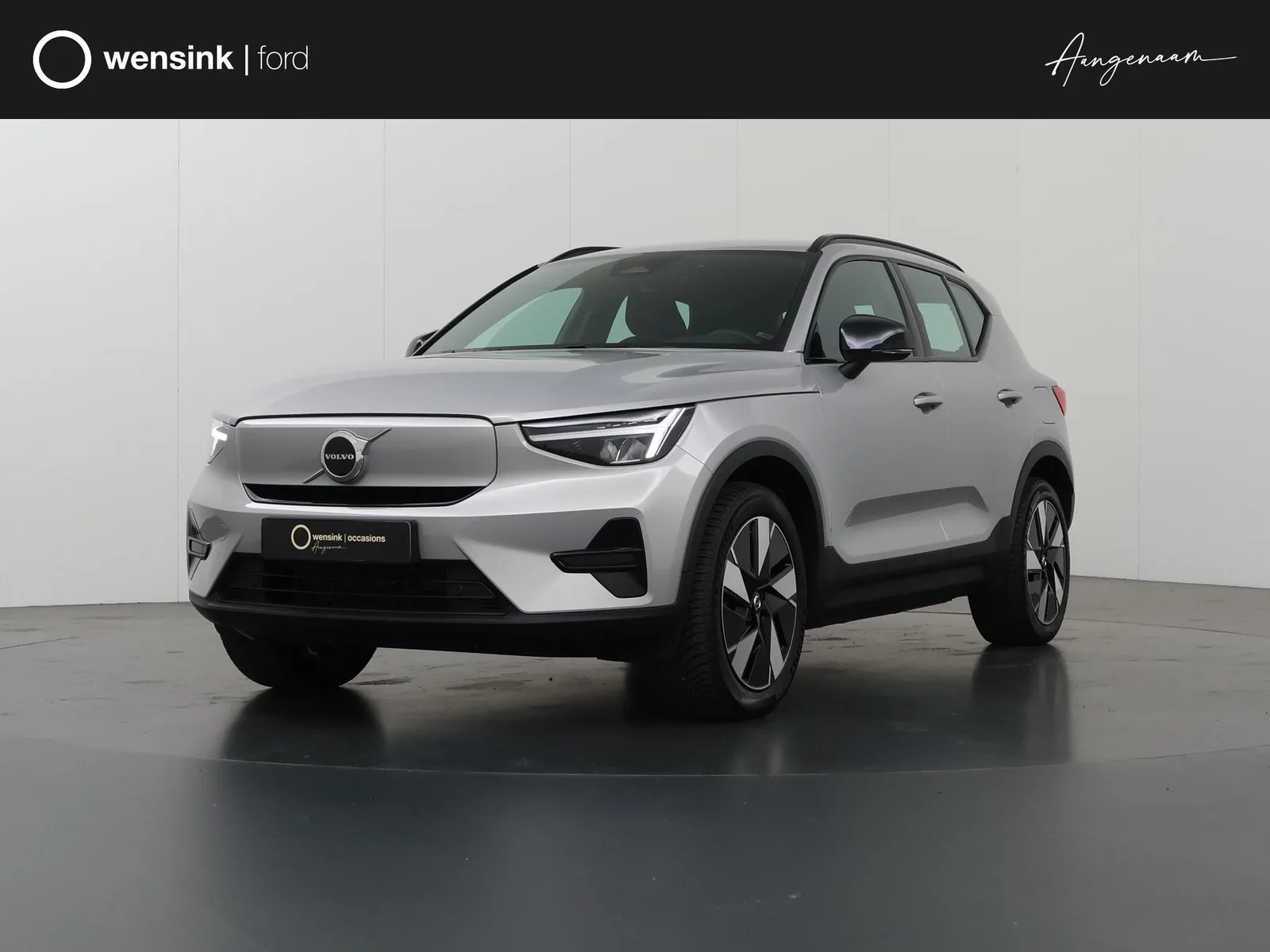 Volvo XC40 (2024) — foto 1