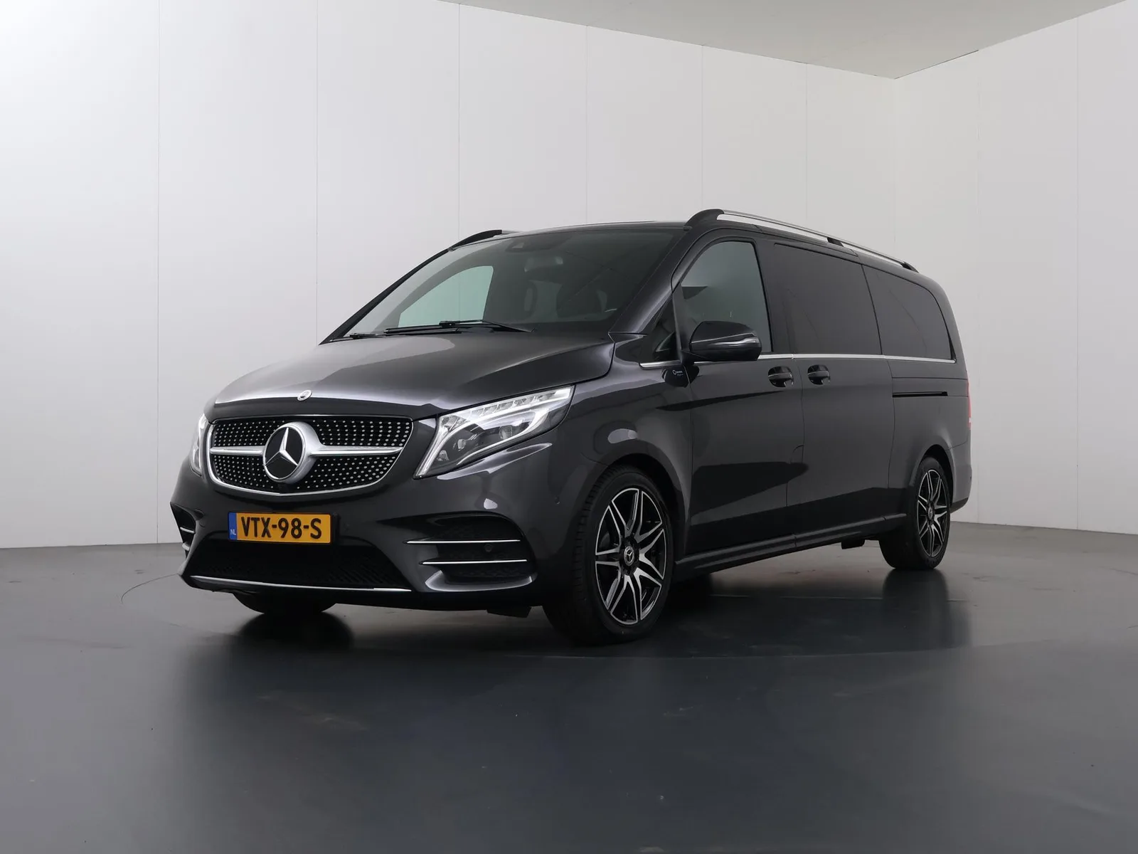 Mercedes-Benz V-Klasse (2023) — foto 1