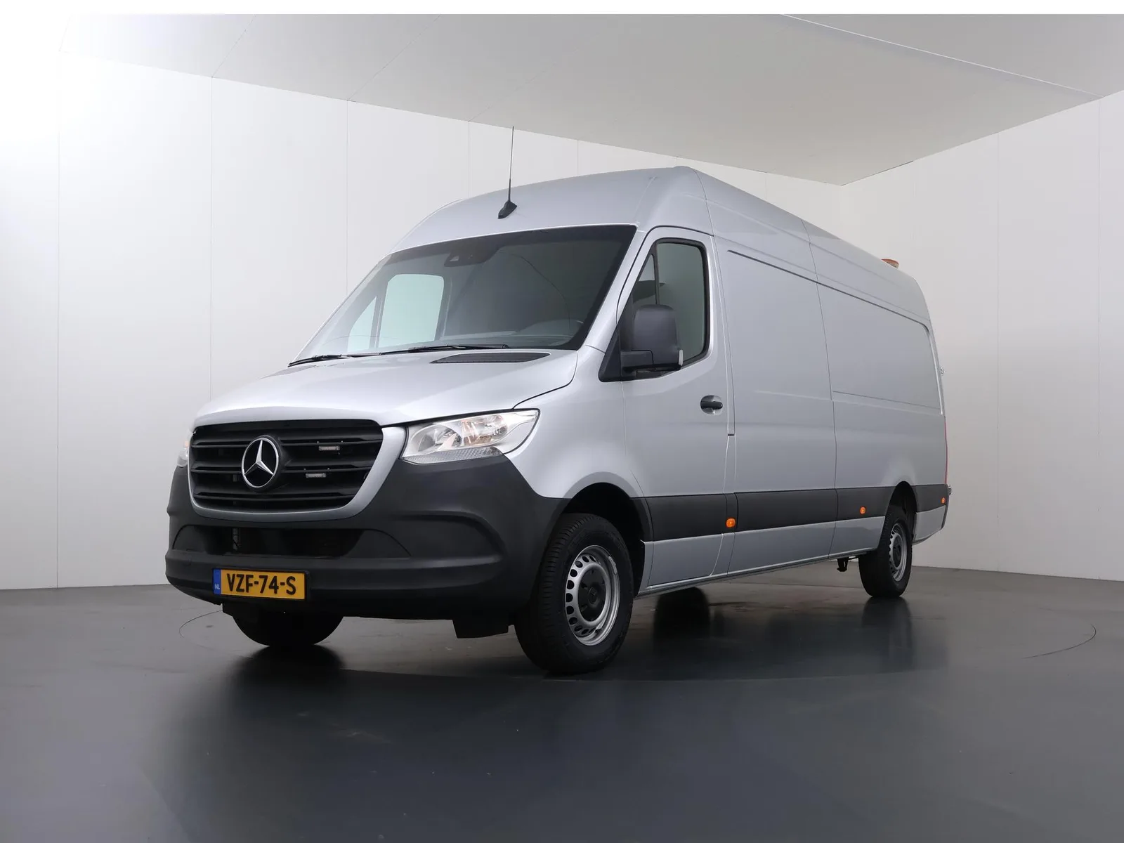 Mercedes-Benz Sprinter (2023) — foto 1