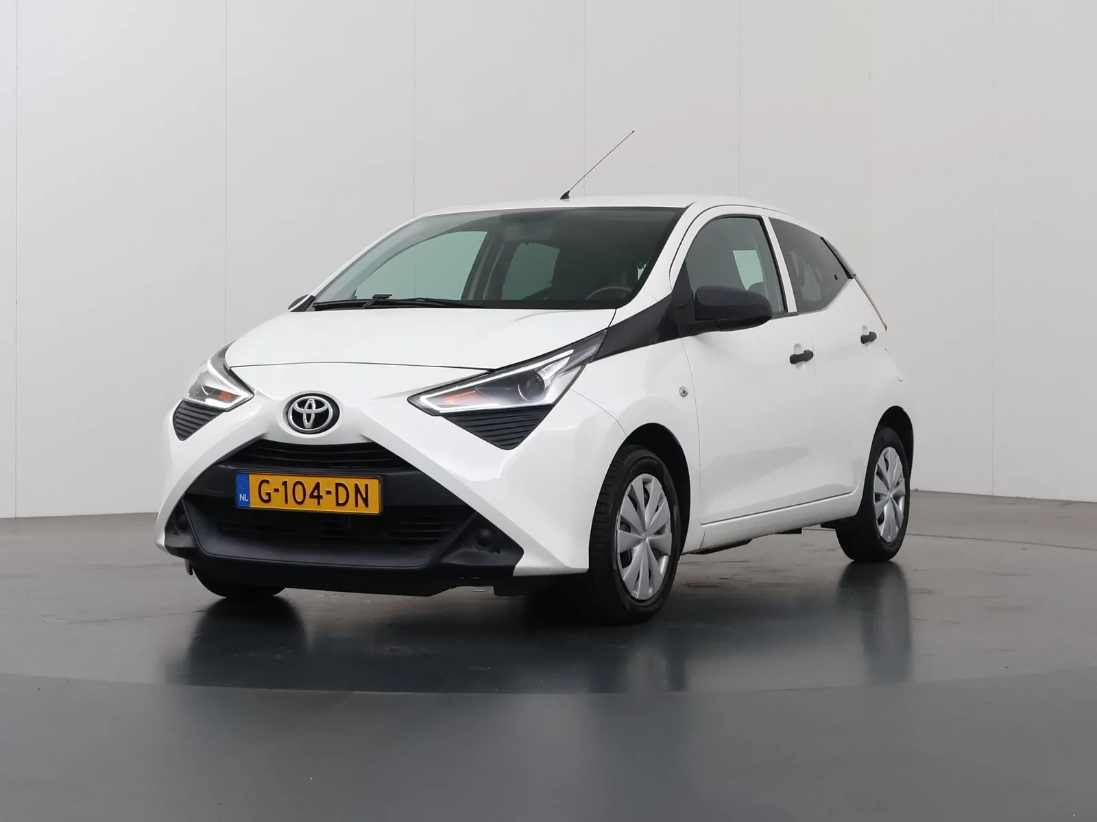 Toyota Aygo (2019) — foto 1