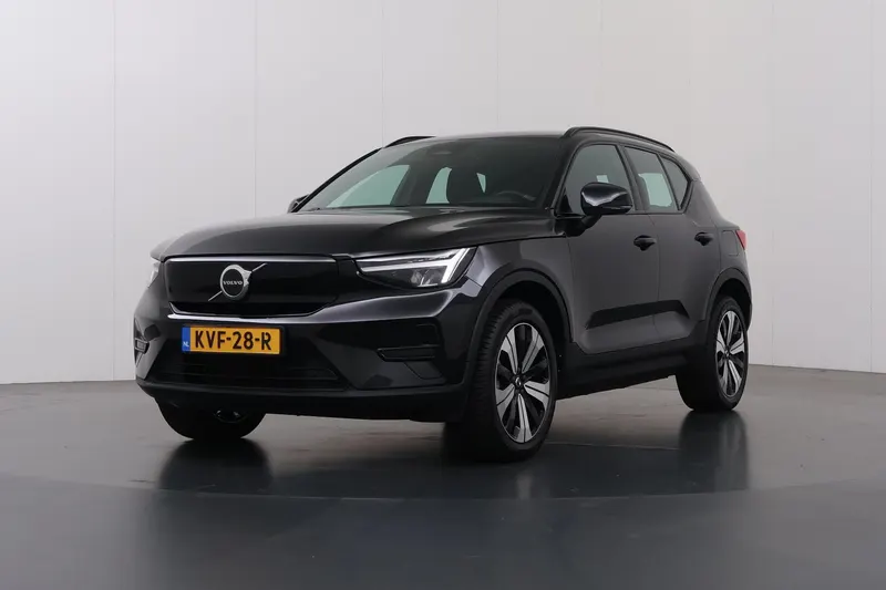 Volvo XC40 (2023)