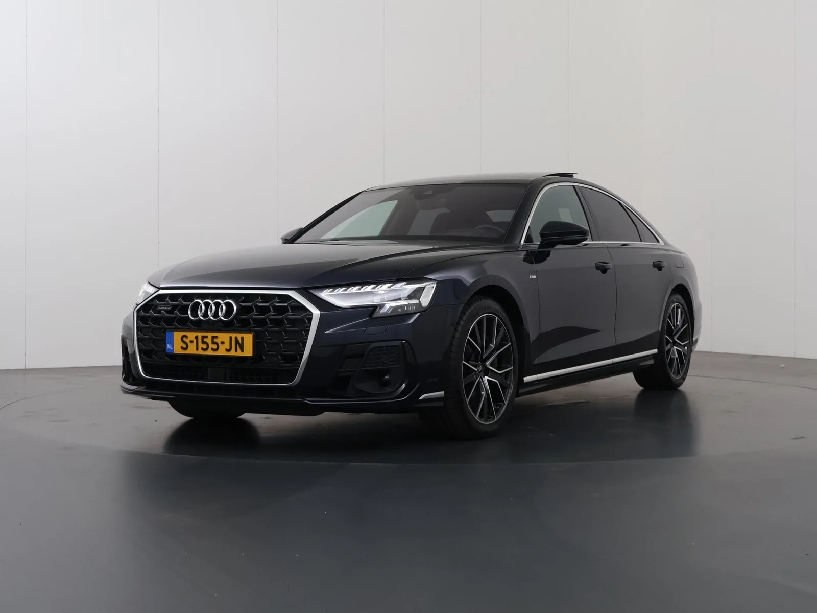 Audi A8 (2022) — foto 1