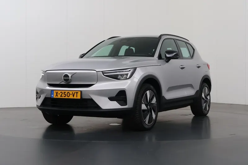 Volvo XC40 (2024)