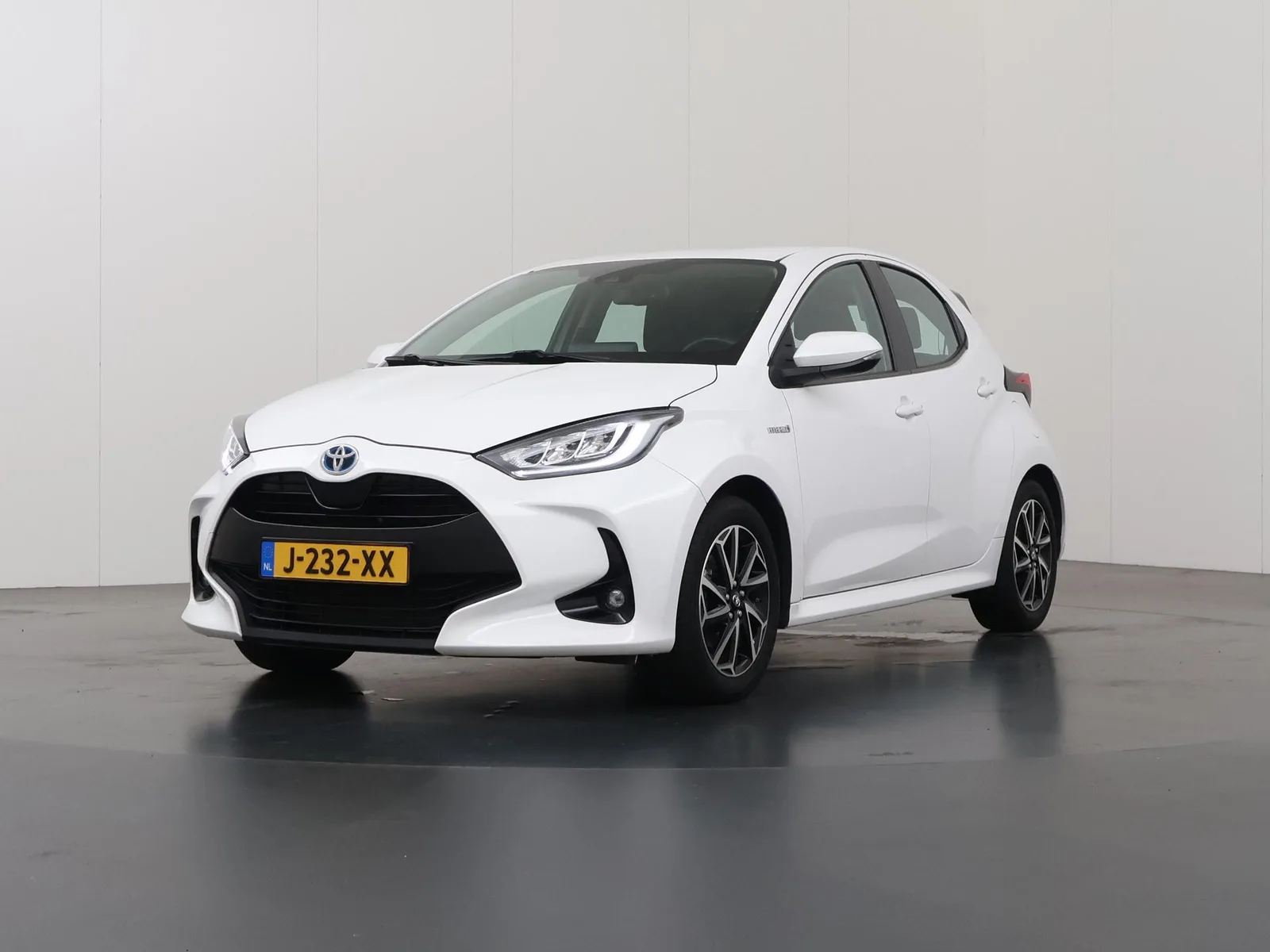 Toyota Yaris (2020) — foto 1