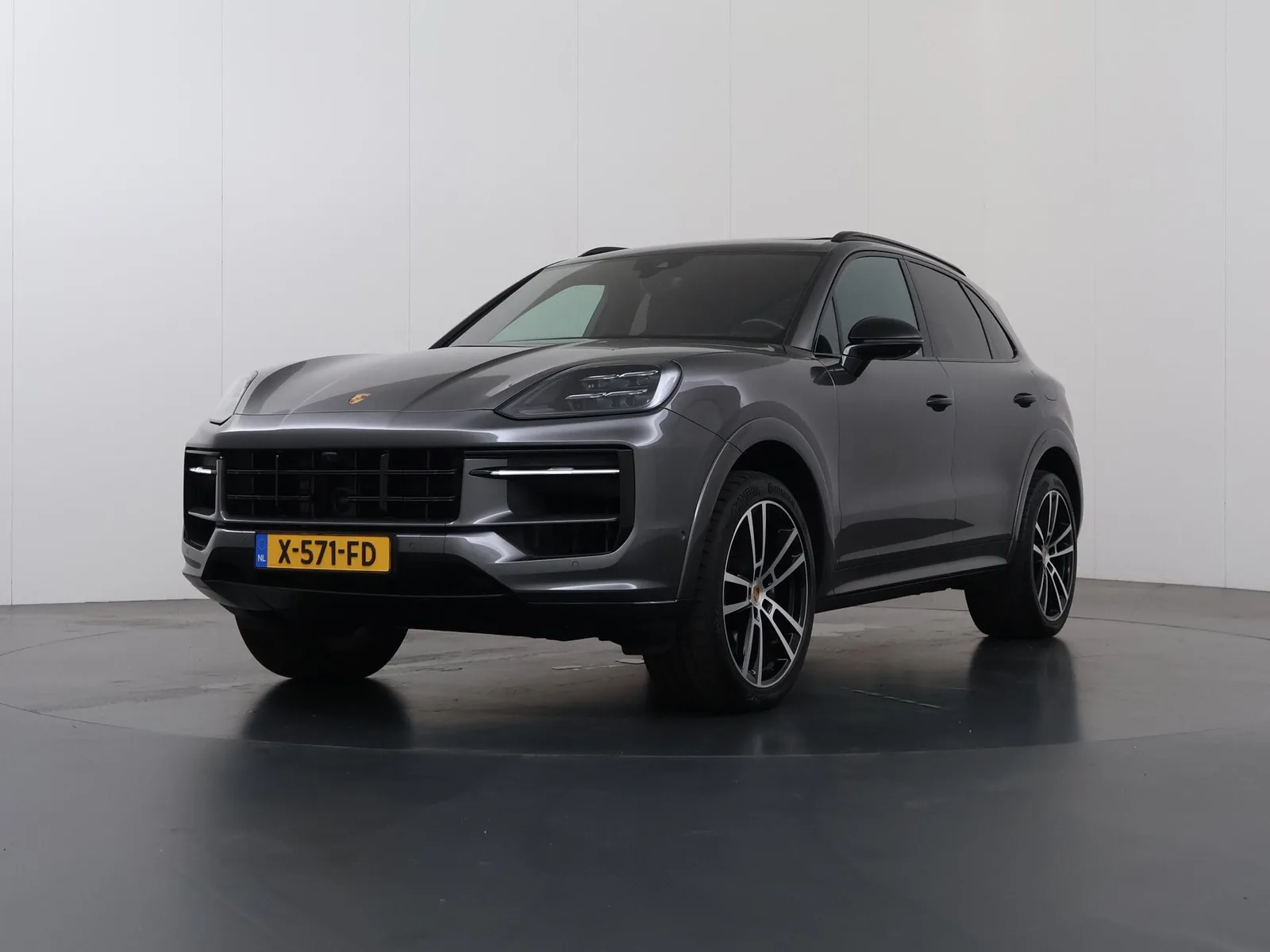 Porsche Cayenne (2023) — foto 1