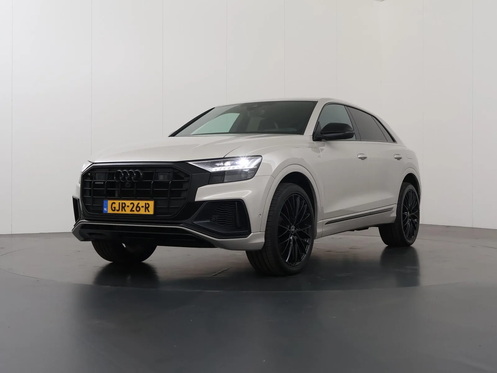 Audi Q8 (2023) — foto 1