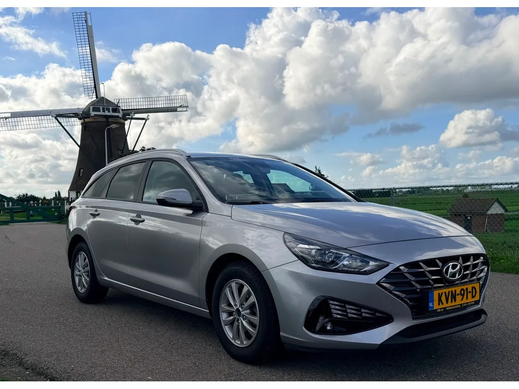 Hyundai i30 (2023) — foto 1
