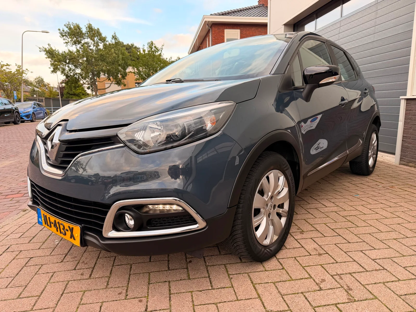 Renault Captur (2017) — foto 1
