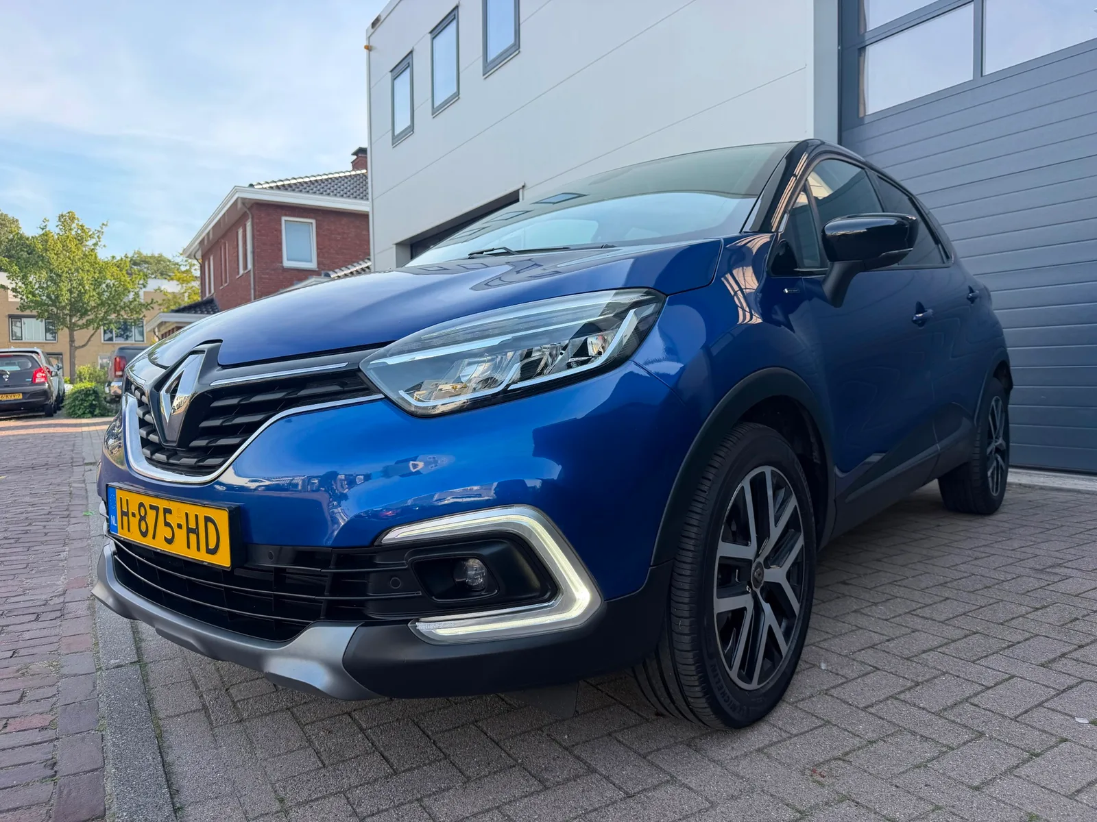 Renault Captur (2019) — foto 1