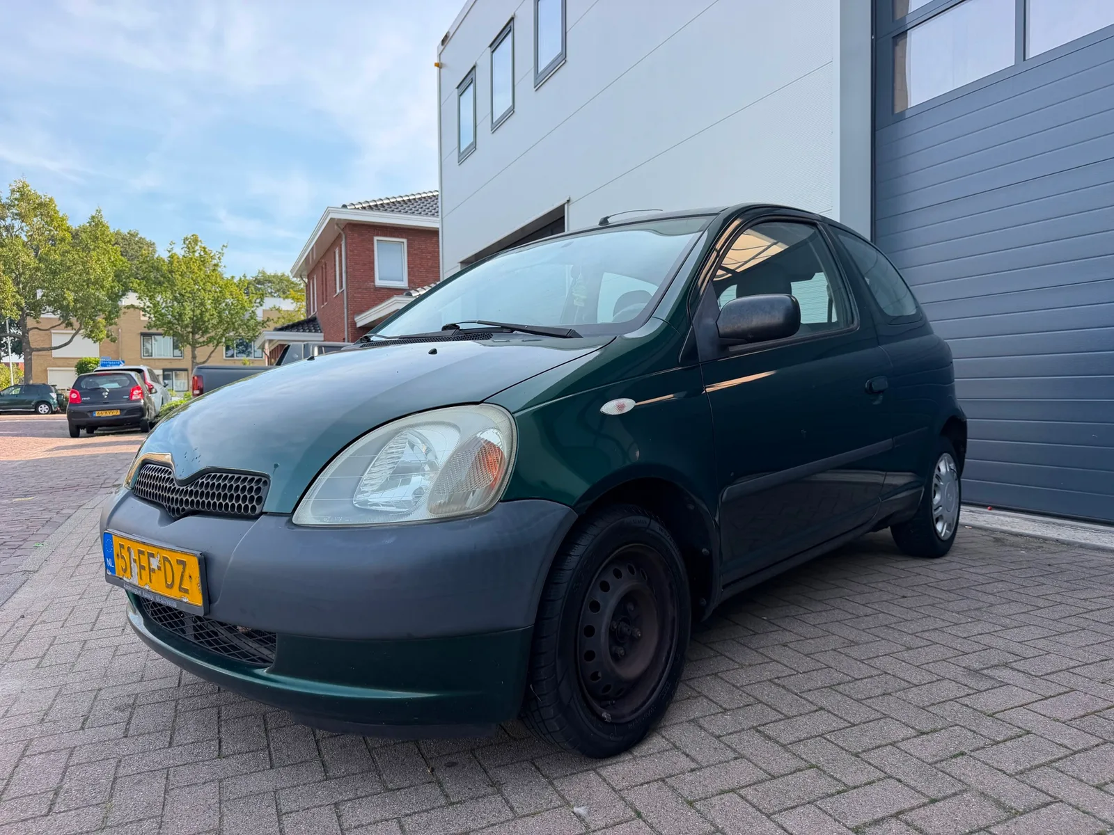 Toyota Yaris (2000) — foto 1