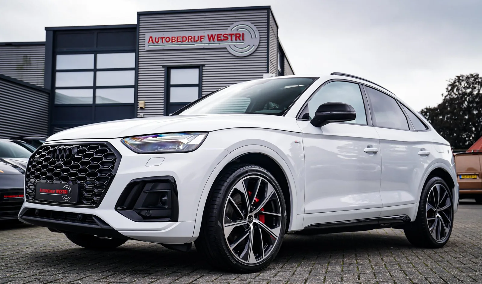 Audi Q5 Sportback (2023) — foto 1