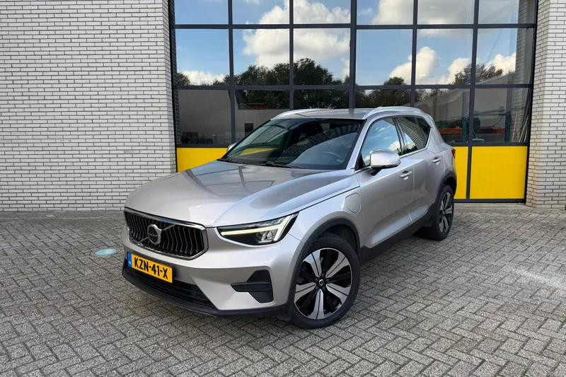 Volvo XC40 (2023)