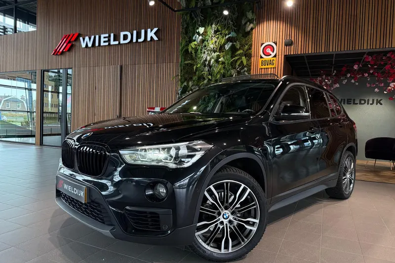 BMW SDrive18i (2018)