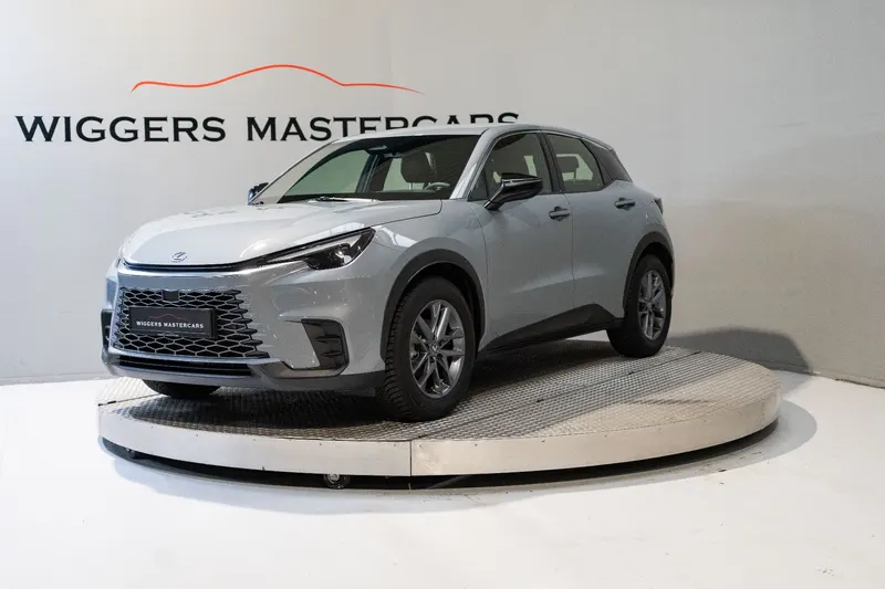 Lexus LBX (2025)