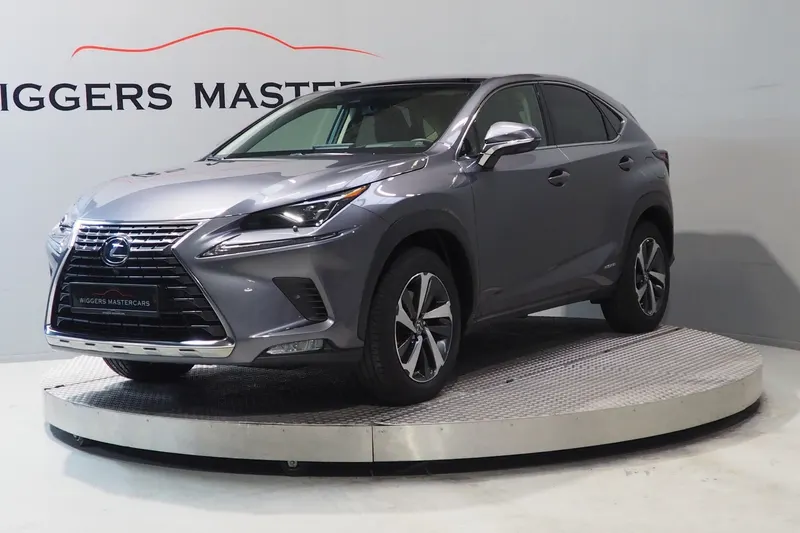 Lexus NX (2020)