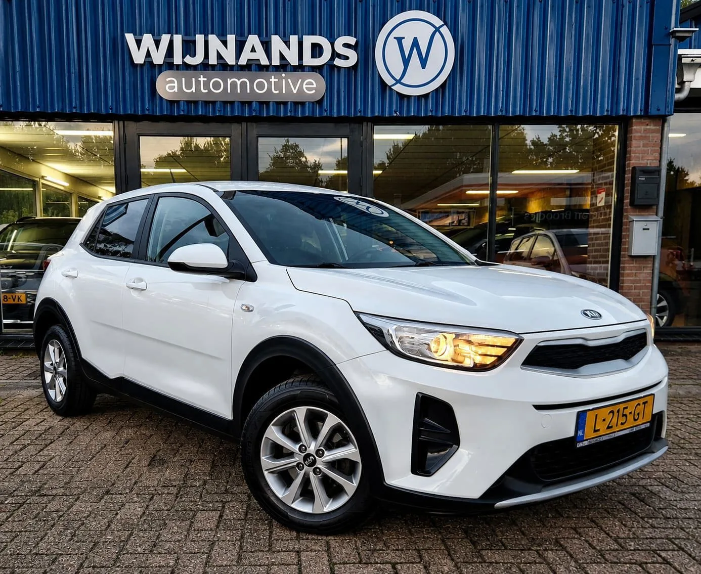 Kia Stonic (2018) — foto 1