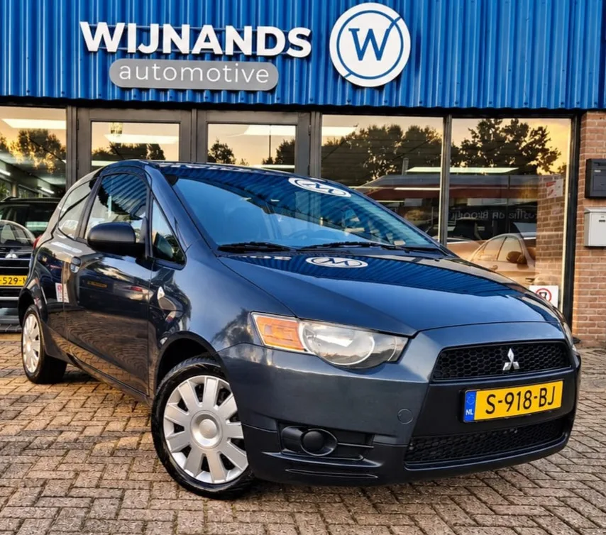 Mitsubishi Colt (2010) — foto 1