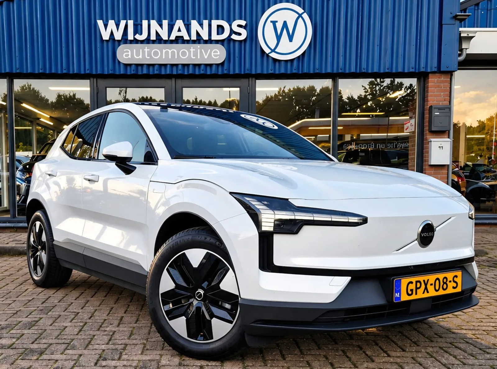 Volvo EX30 (2024) — foto 1