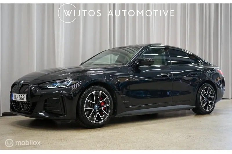 BMW i4 (2023)