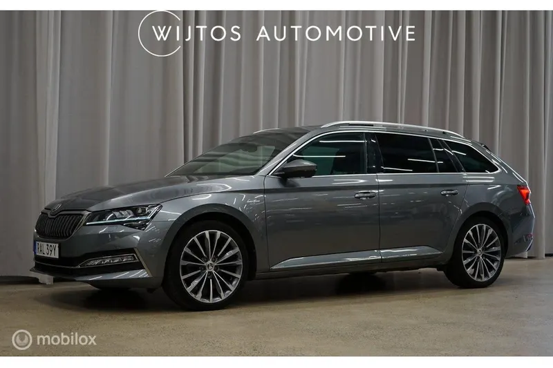 Škoda Superb (2023)