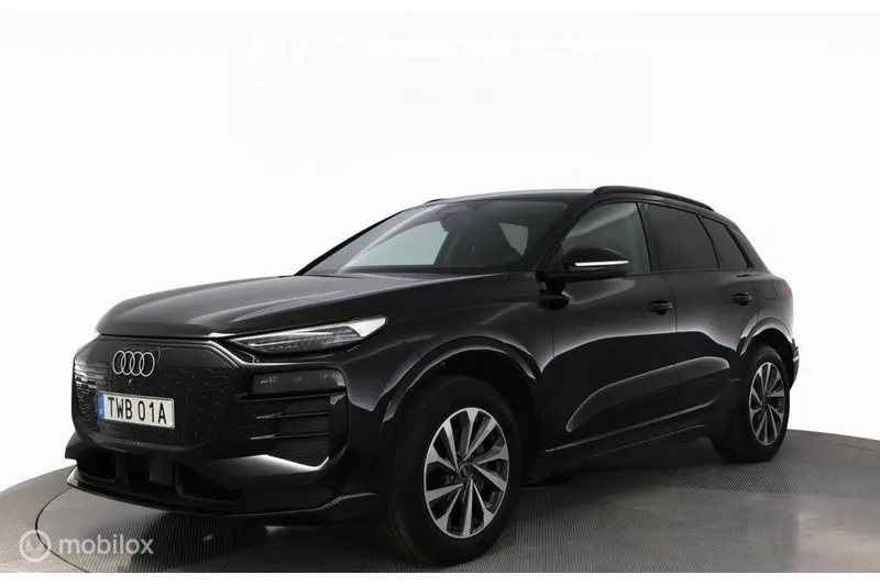 Audi Q6 e-tron (2024)