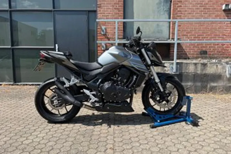 Honda CB750F (2023)