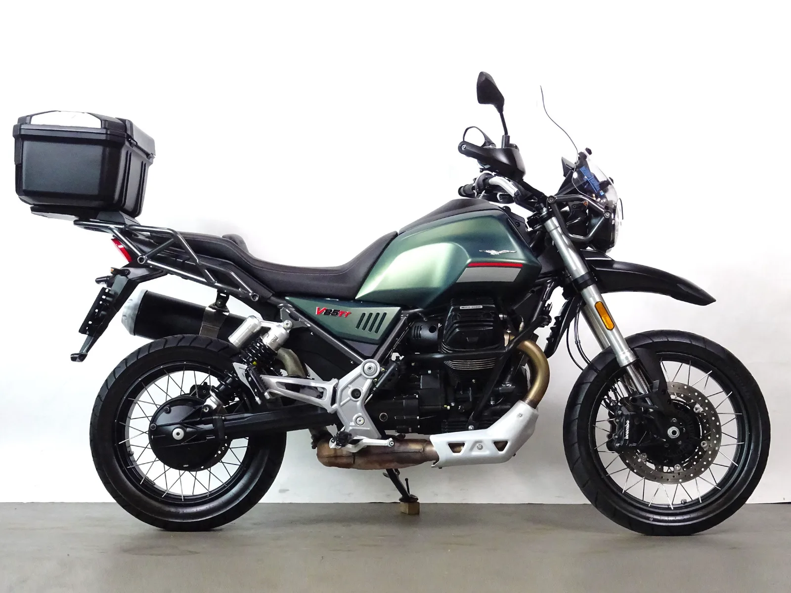 Moto Guzzi V 85 TT (2024) — foto 1