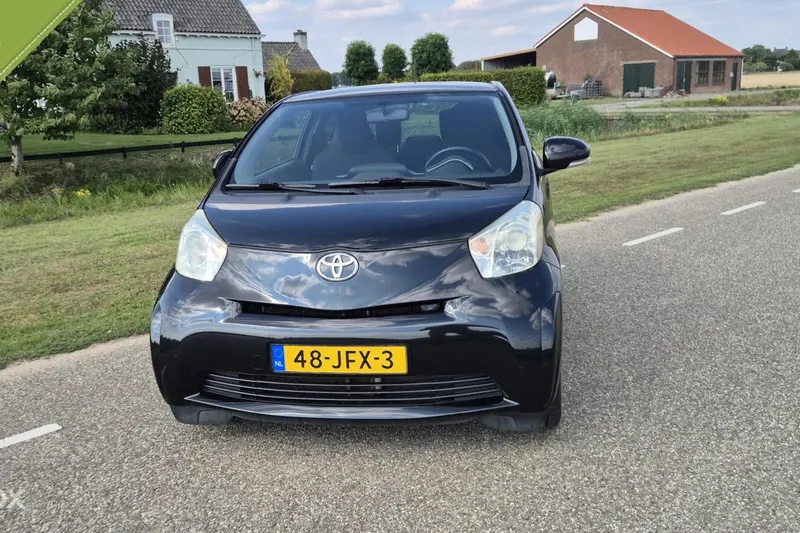 Toyota iQ (2009)