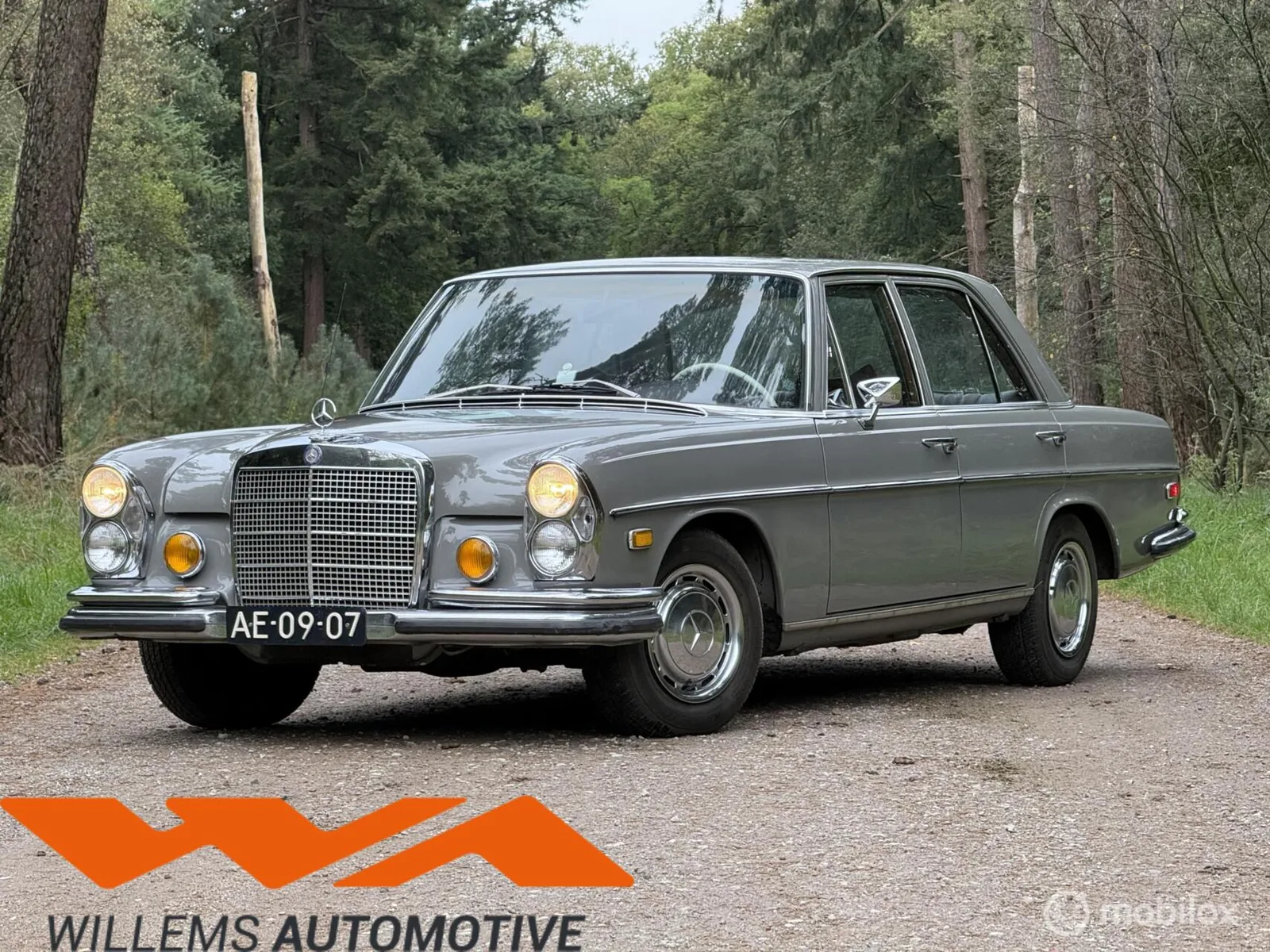 Mercedes-Benz 200-Serie (1971) — foto 1