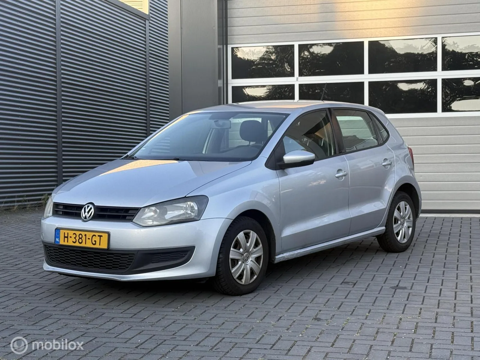 Volkswagen Polo (2011) — foto 1