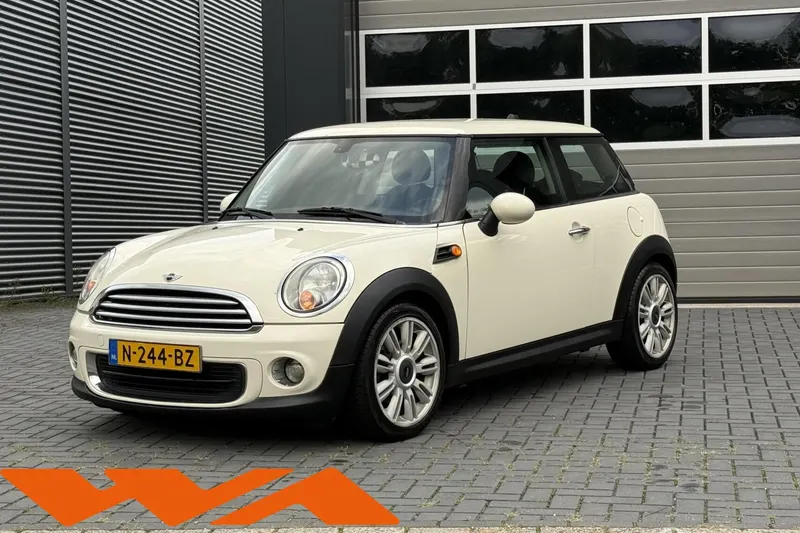 MINI Cooper (2011)