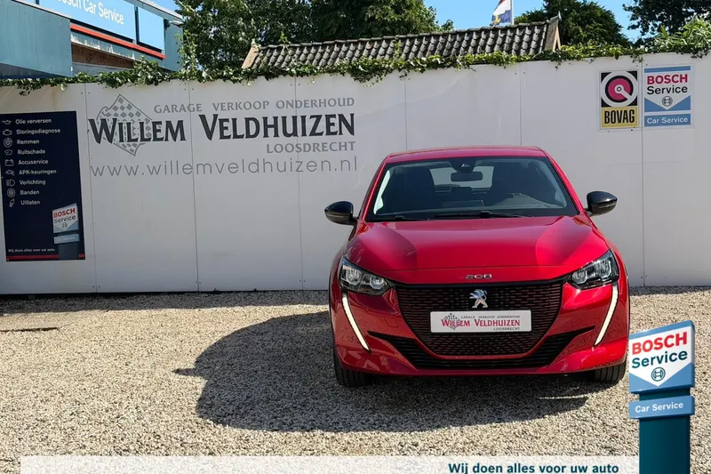Peugeot e-208 (2023)