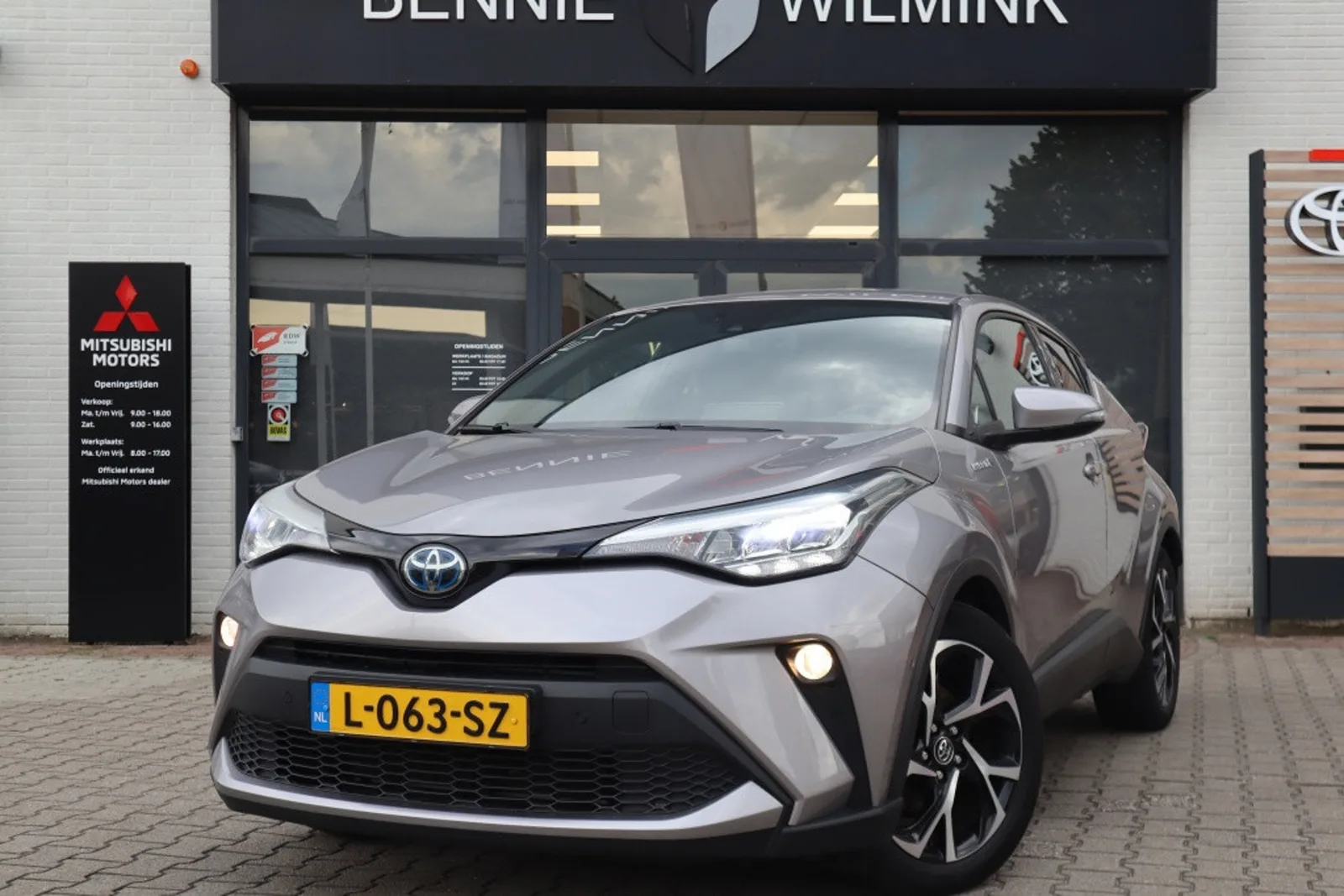 Toyota C-HR (2020) — foto 1