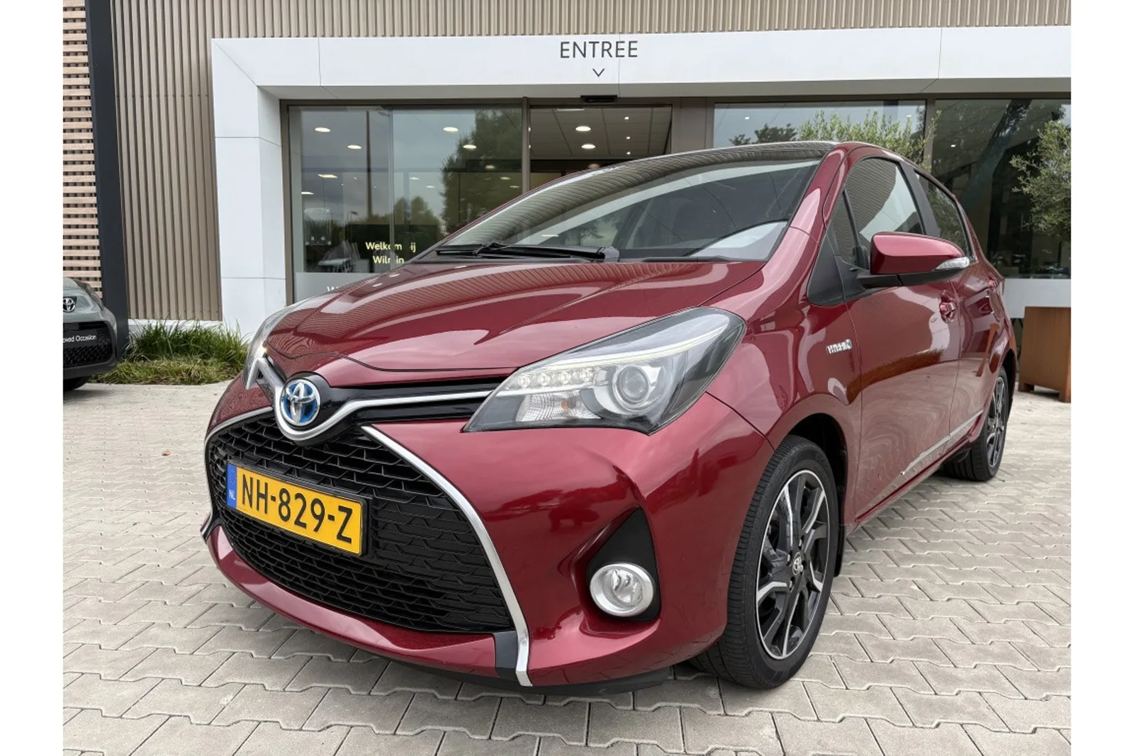 Toyota Yaris (2017) — foto 1