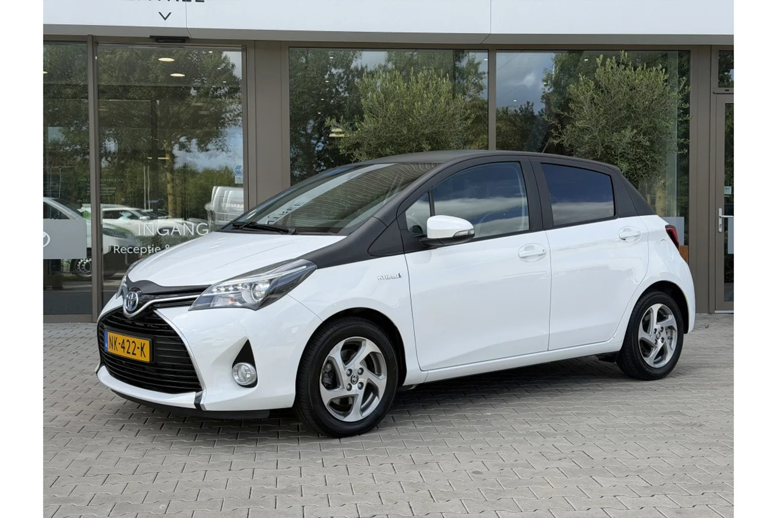 Toyota Yaris (2017) — foto 1