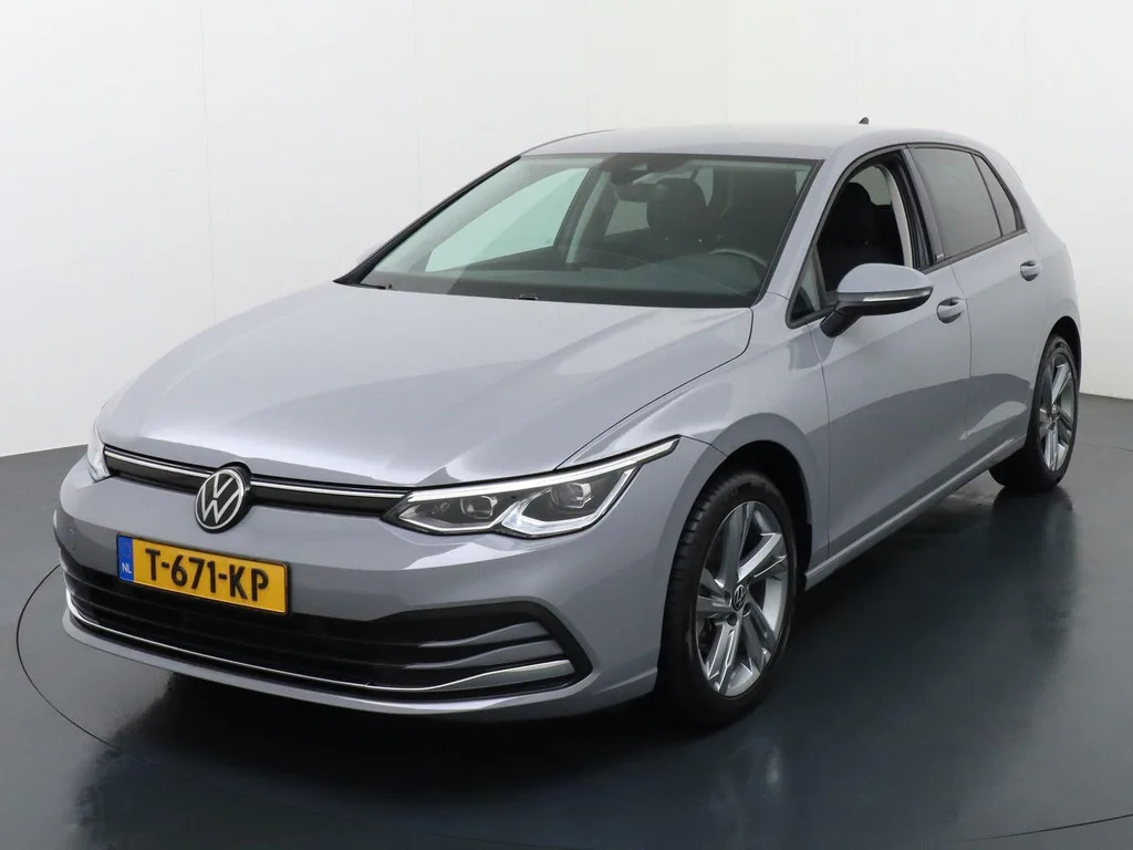 Volkswagen Golf (2022) — foto 1