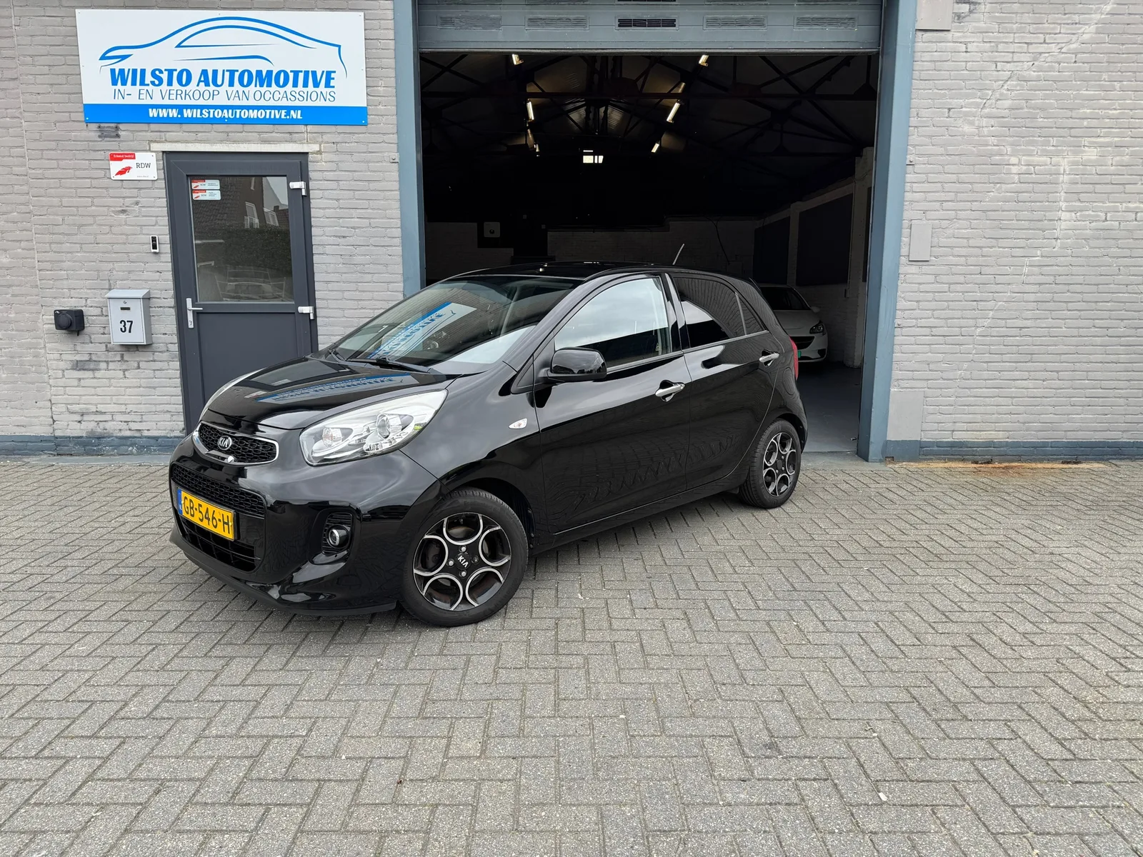Kia Picanto (2015) — foto 1