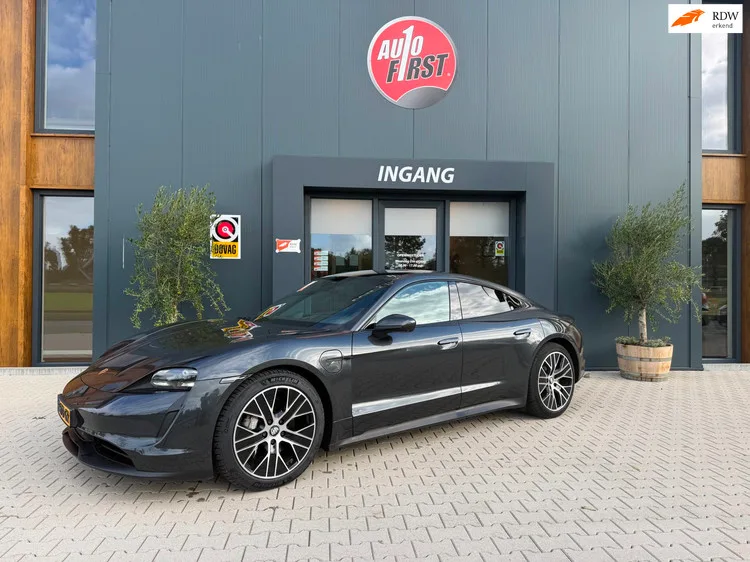 Porsche Taycan (2022) — foto 1